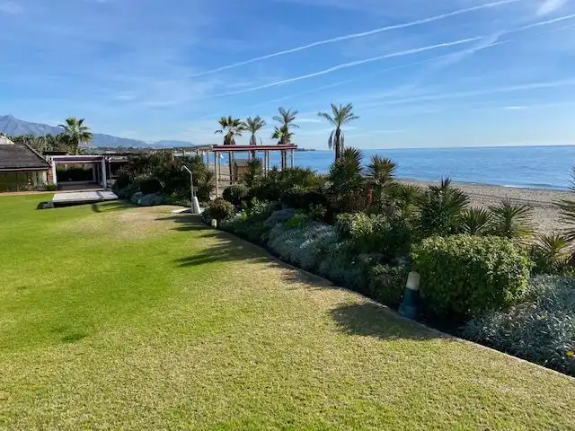 Jardín de Casa adosada de alquiler en Estepona con Aire acondicionado, Calefacción y Terraza