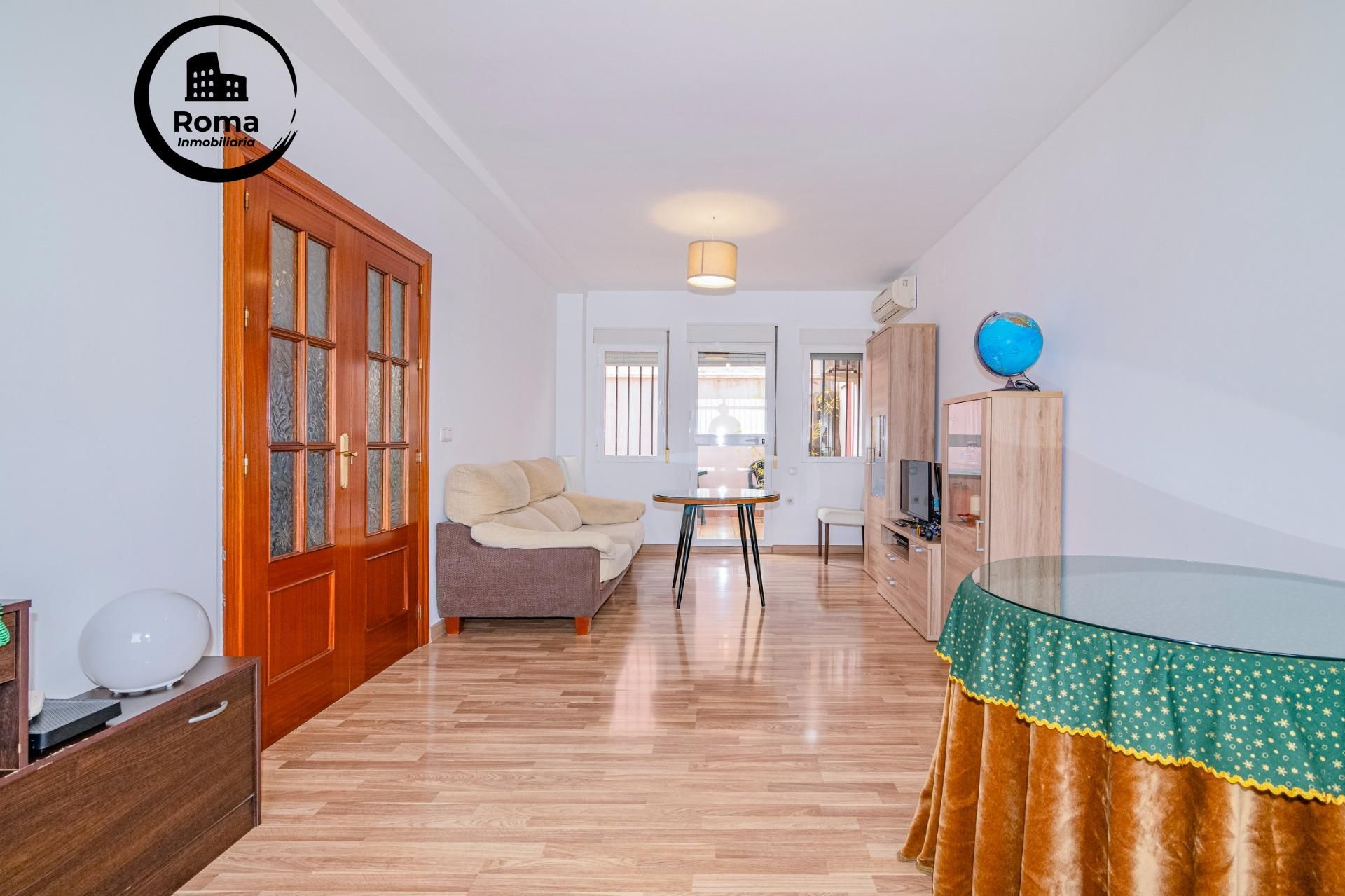 Sala de estar de Casa adosada en venta en Güevéjar con Aire acondicionado, Terraza y Trastero