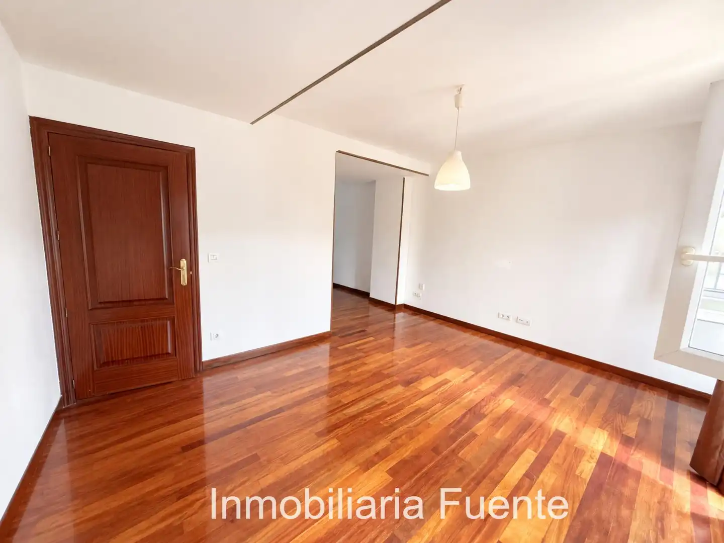 Sala d'estar de Casa adosada en venda en Valle de Mena, Burgos