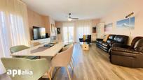 Sala d'estar de Casa o xalet en venda en Sabadell amb Calefacció, Jardí privat i Terrassa