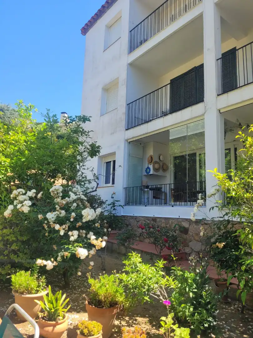 Terrasse von Wohnung zum Verkauf in Palafrugell mit Heizung, Abstellraum und Ofen