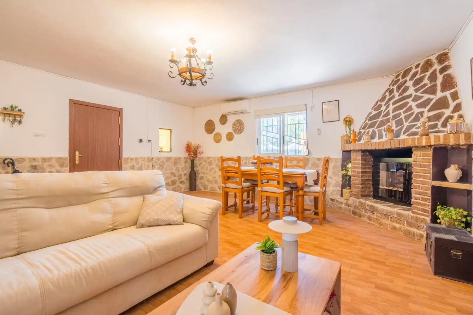 Sala de estar de Casa o chalet en venta en Benaguasil con Aire acondicionado, Calefacción y Jardín privado