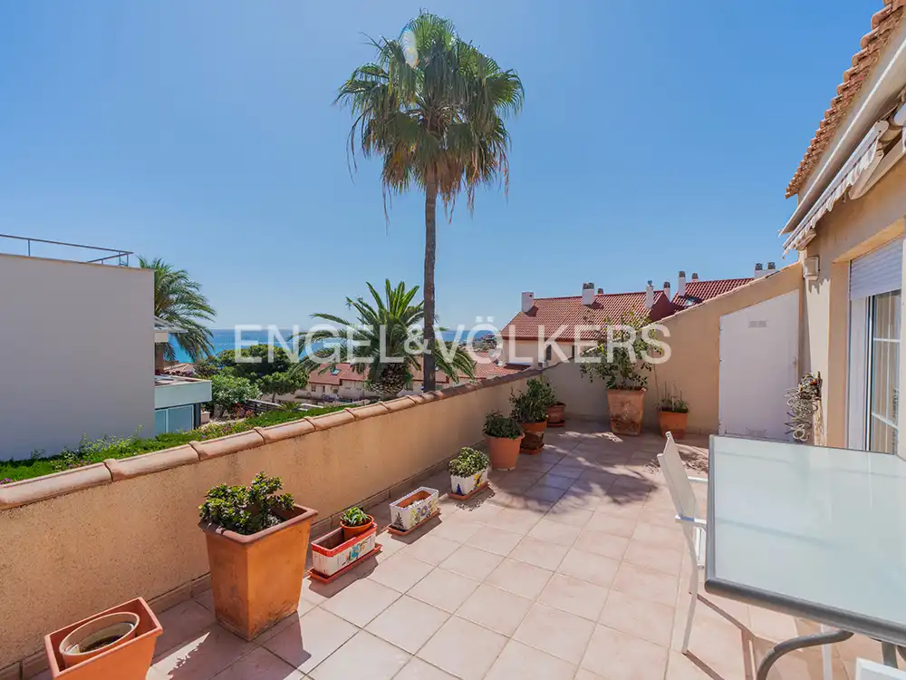 Terrassa de Casa o xalet en venda en Alicante / Alacant amb Aire condicionat, Calefacció i Jardí privat