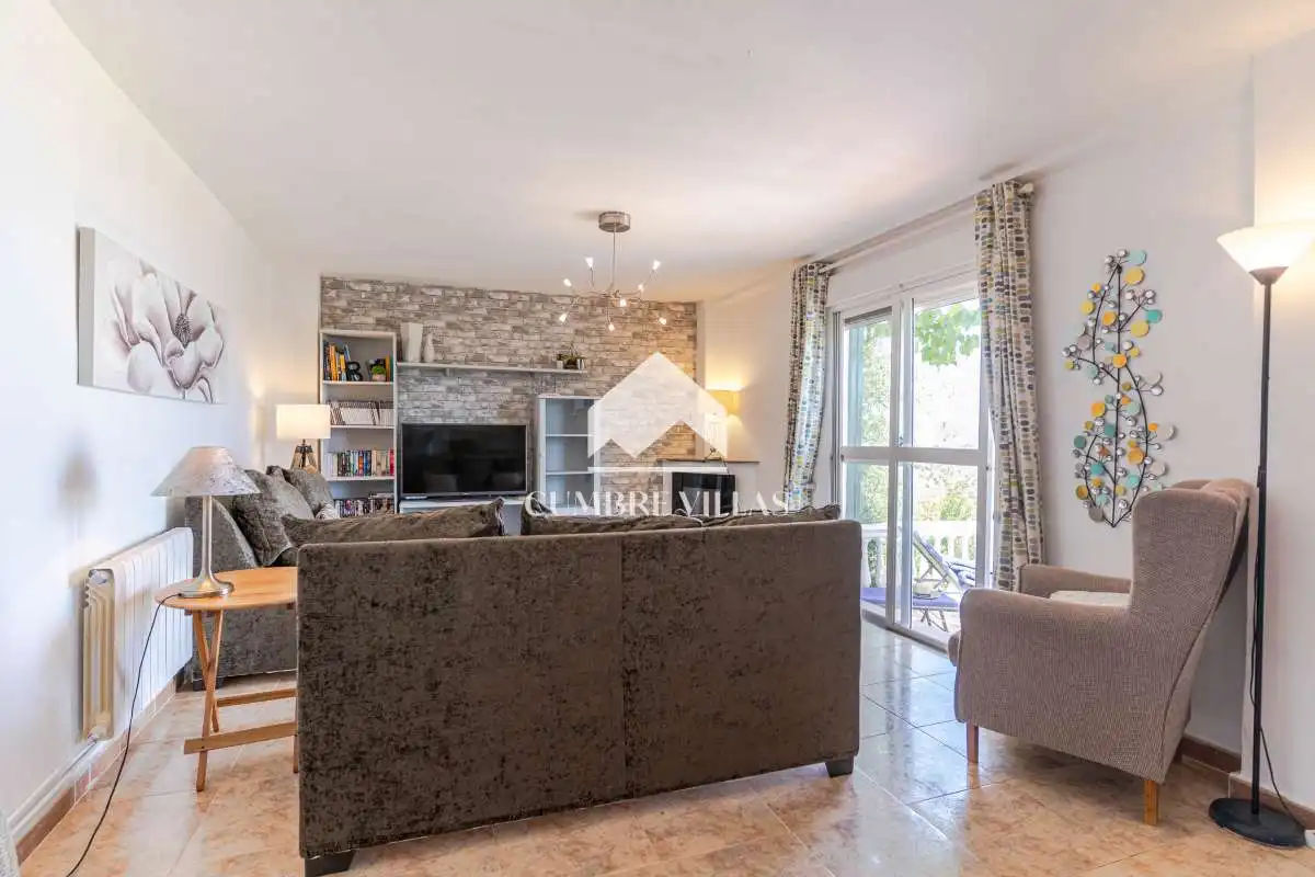 Sala d'estar de Casa o xalet en venda en Lújar amb Jardí privat, Terrassa i Internet
