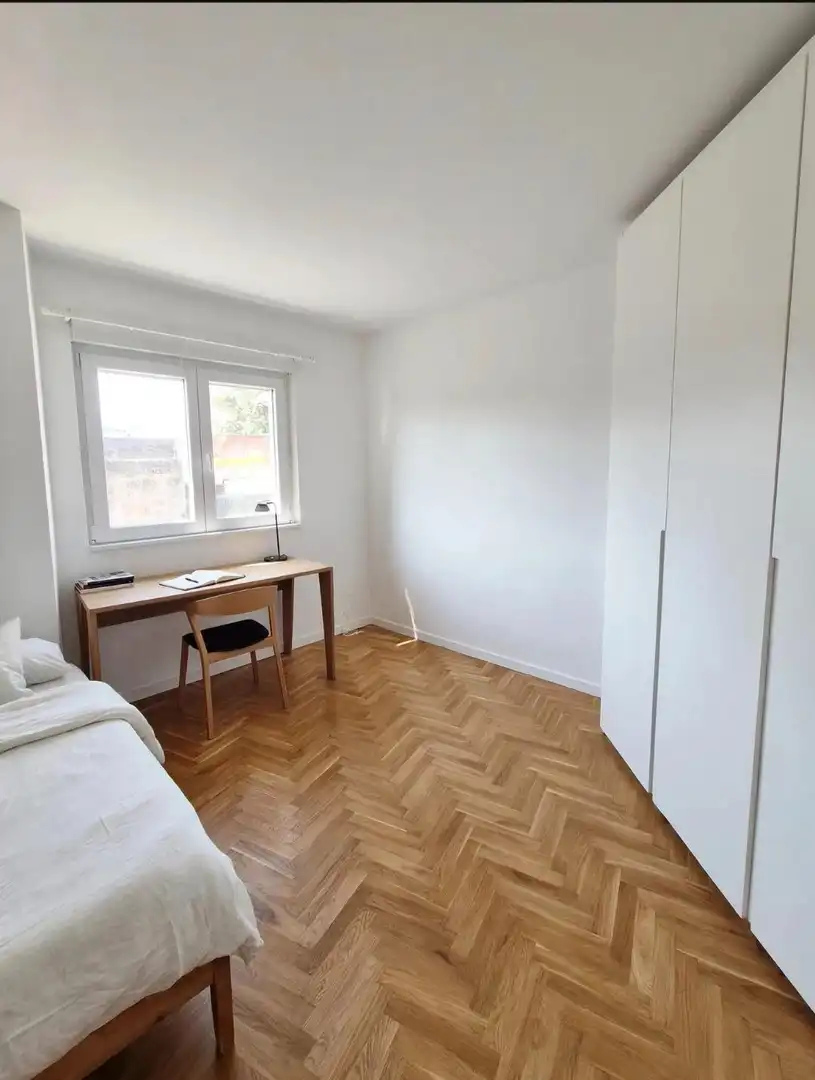 Habitación de Piso en venta en Serra con Balcón