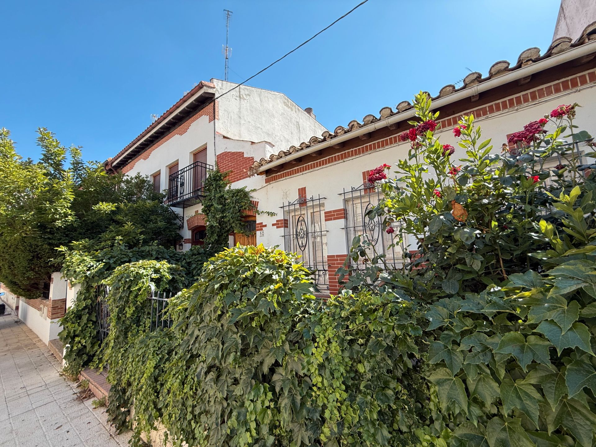 Vista exterior de Casa o chalet en venta en Palencia Capital con Calefacción, Terraza y Amueblado