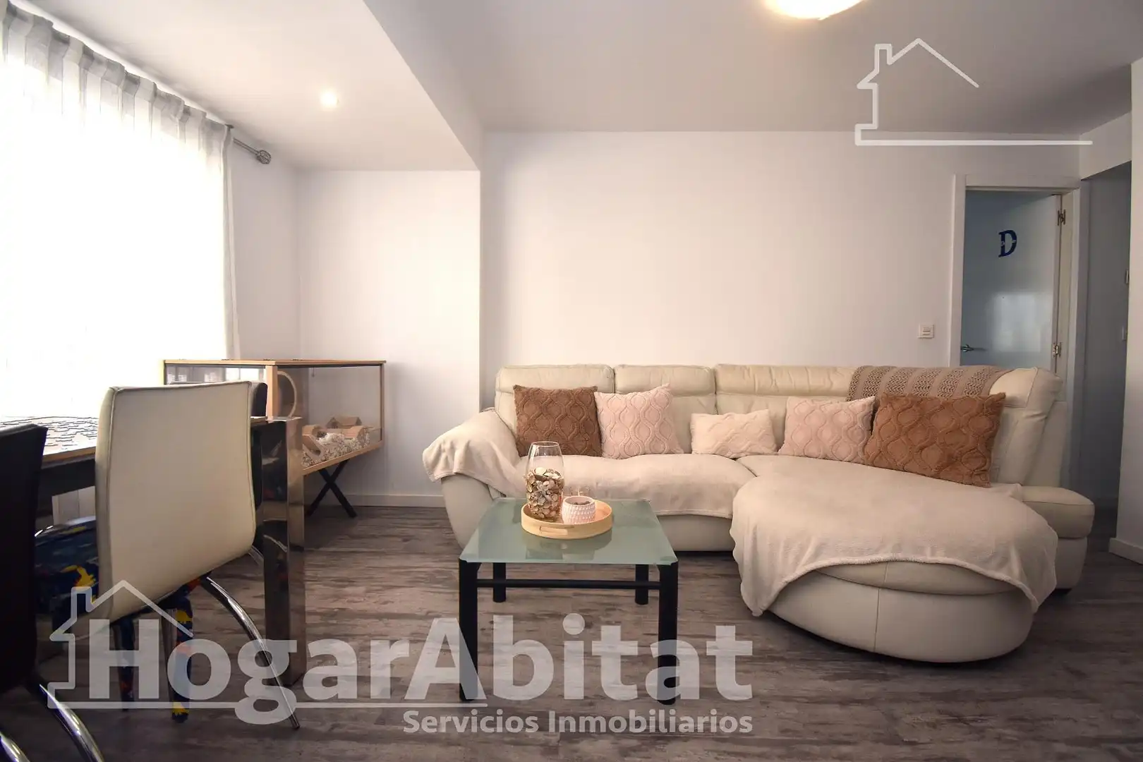 Sala de estar de Piso en venta en Castellón de la Plana / Castelló de la Plana con Calefacción, Amueblado y Balcón