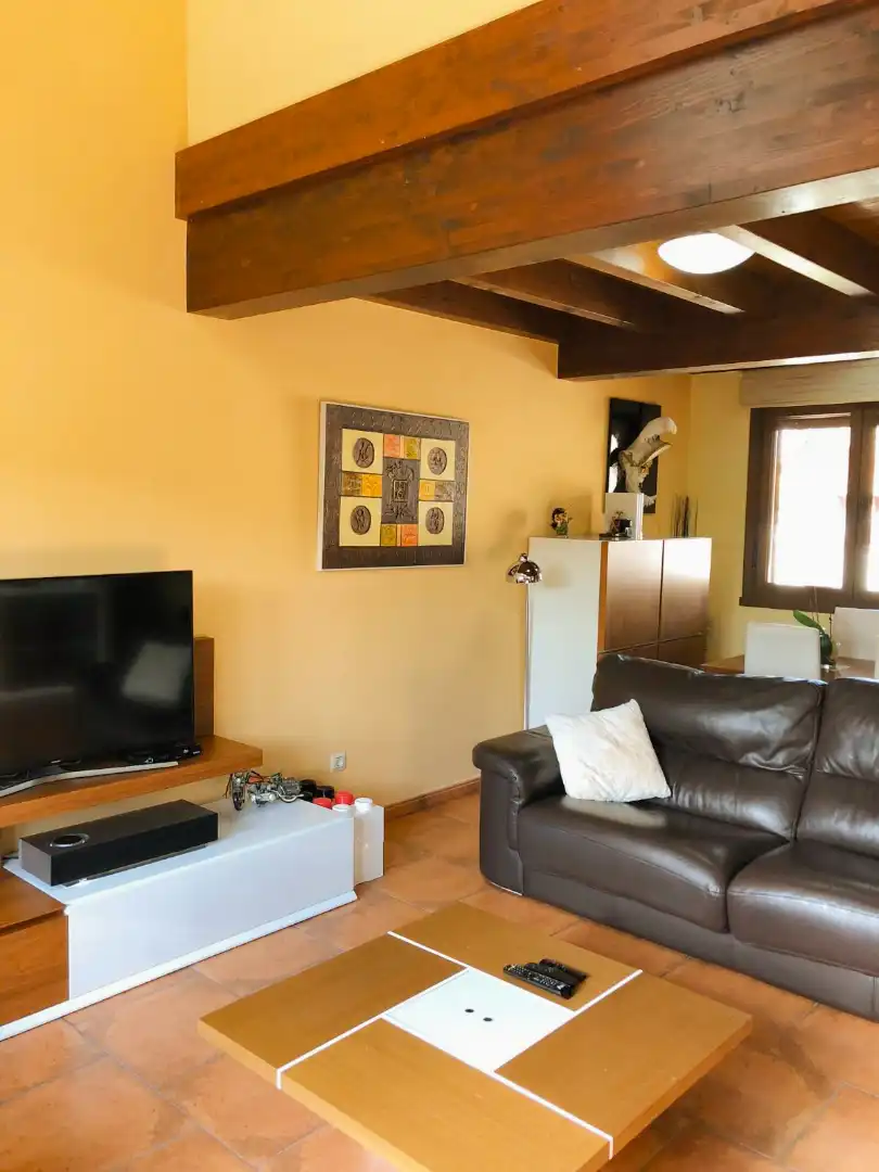 Sala d'estar de Casa o xalet en venda en Grijota amb Calefacció, Jardí privat i Traster