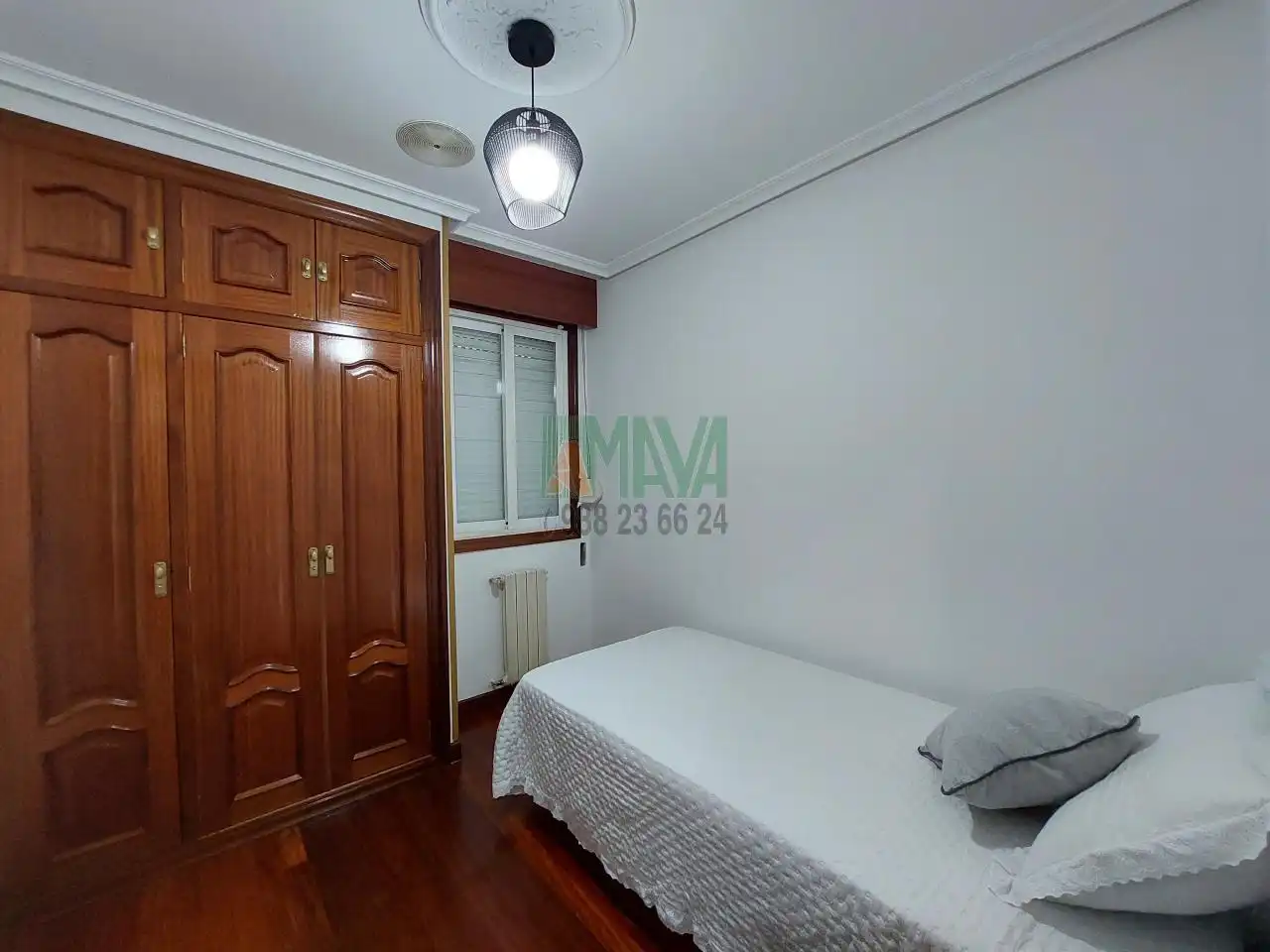 Schlafzimmer von Wohnung zur Miete in Ourense Capital  mit Heizung, Parkett und Möbliert