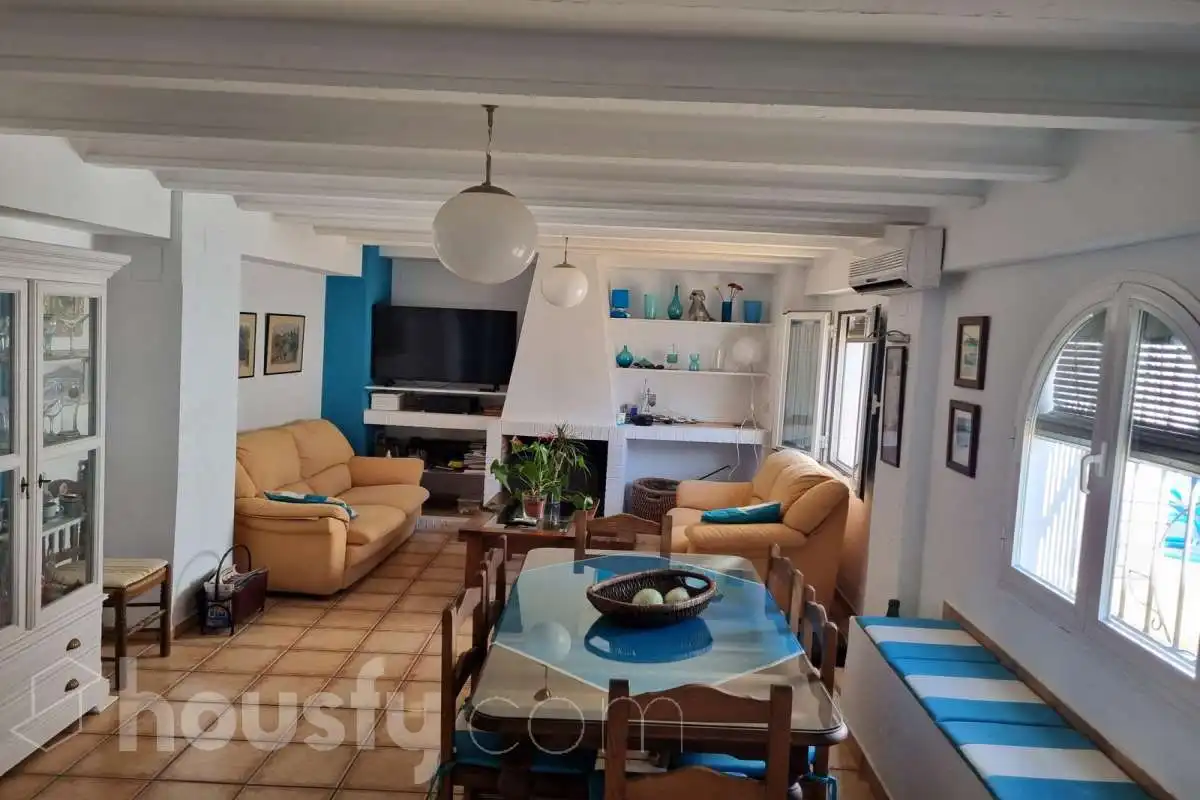 Sala de estar de Casa o chalet en venta en Priego de Córdoba con Aire acondicionado, Calefacción y Jardín privado