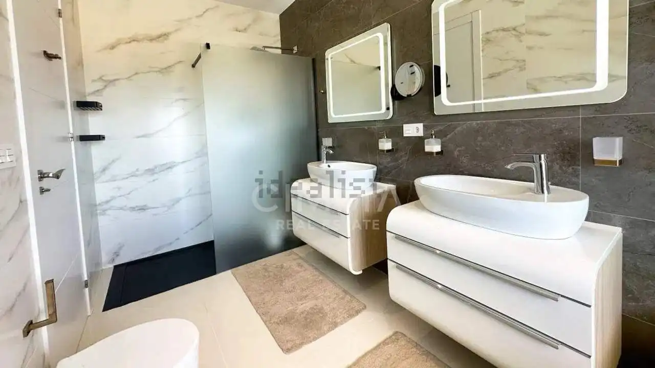 Chalet con terraza en venta en Calle Calle Roma, imagen 30