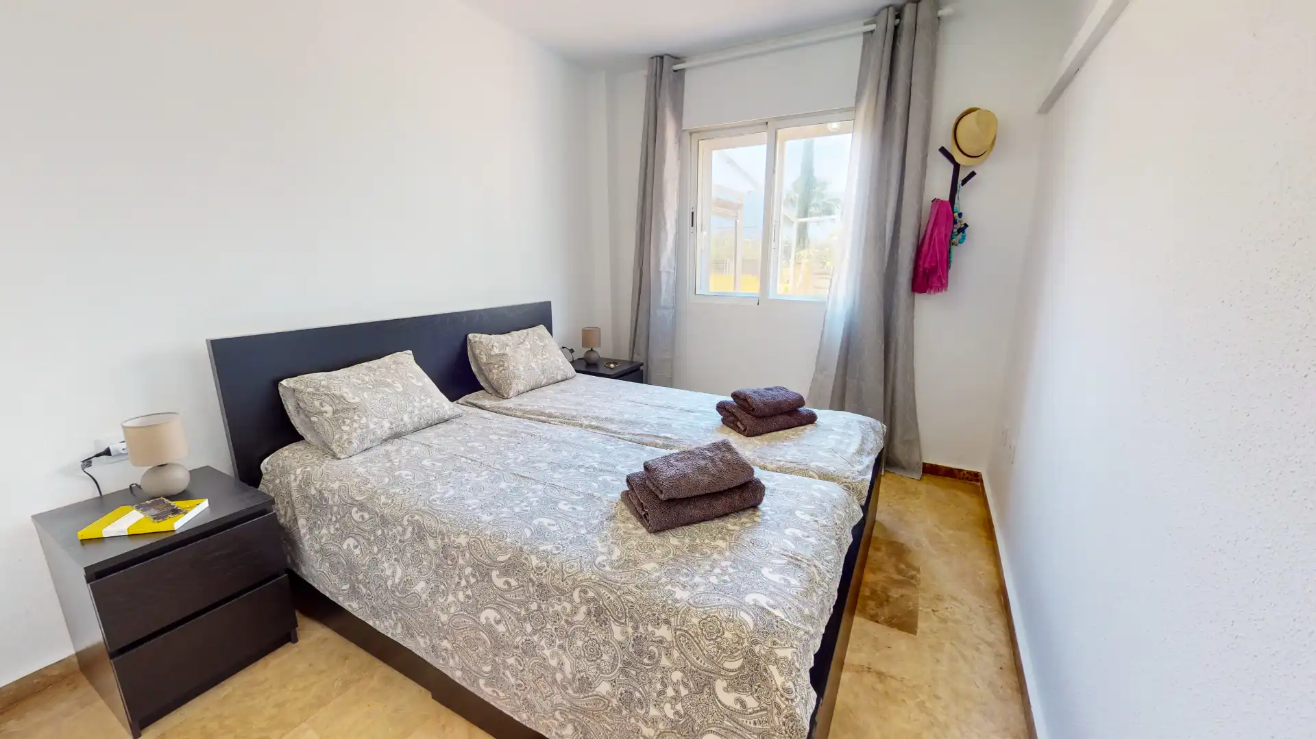 Habitación de Apartamento de alquiler en Dénia con Aire acondicionado, Calefacción y Terraza