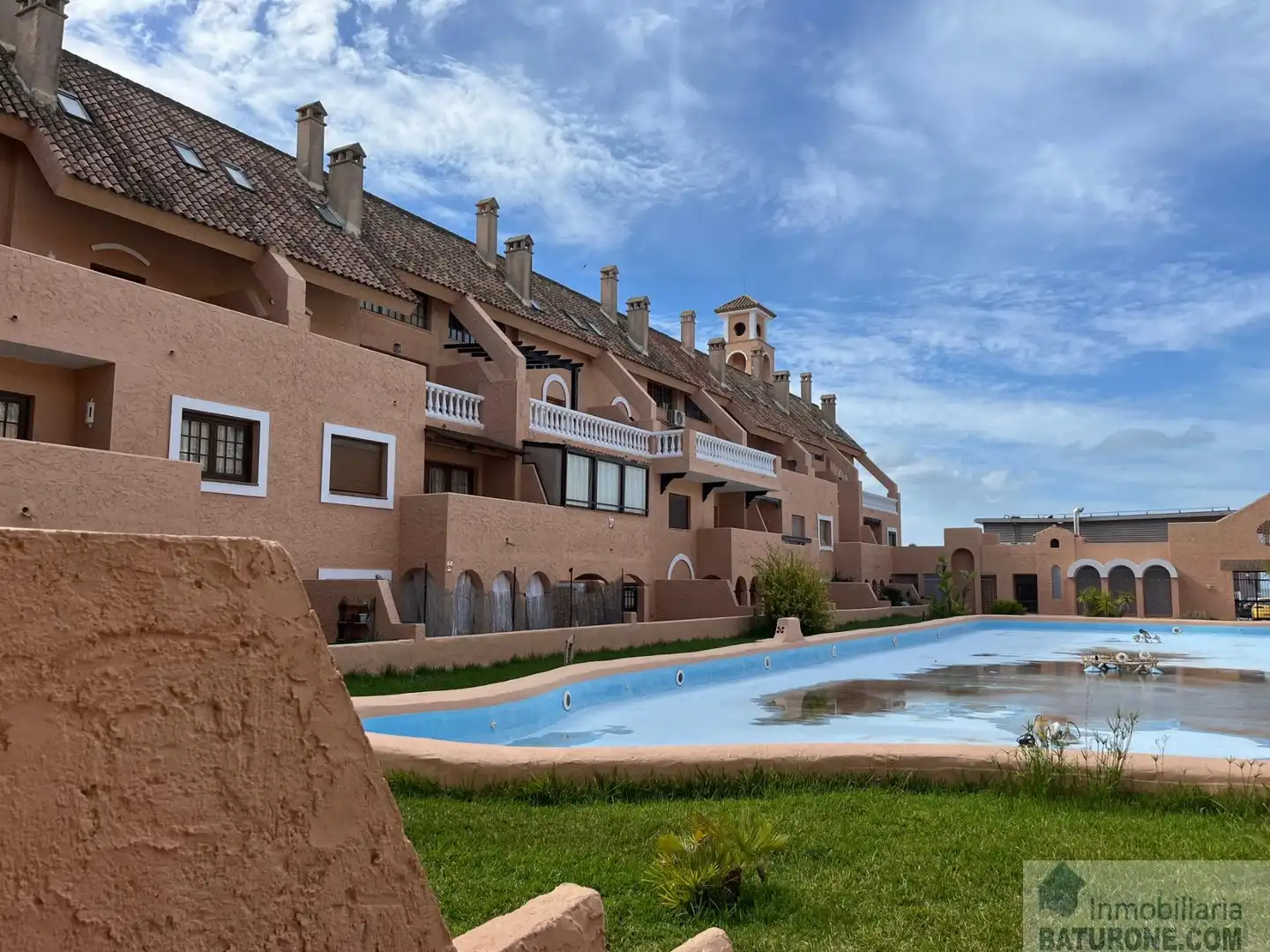 Dúplex en venta en León Herrero - Bahía sur