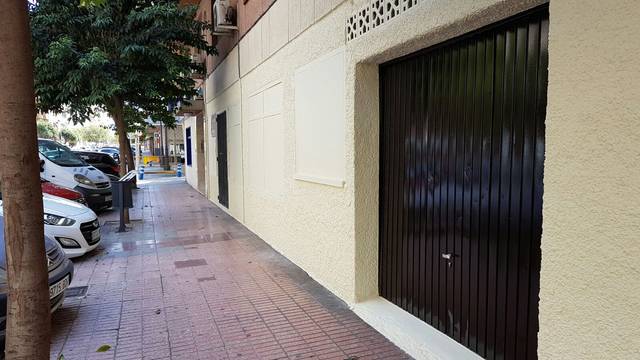 Local comercial en Alquiler en Carrer Ciutat de Laval, 27 en Beniopa - Sant Pere