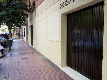 Local comercial de lloguer a Carrer Ciutat de Laval 27
