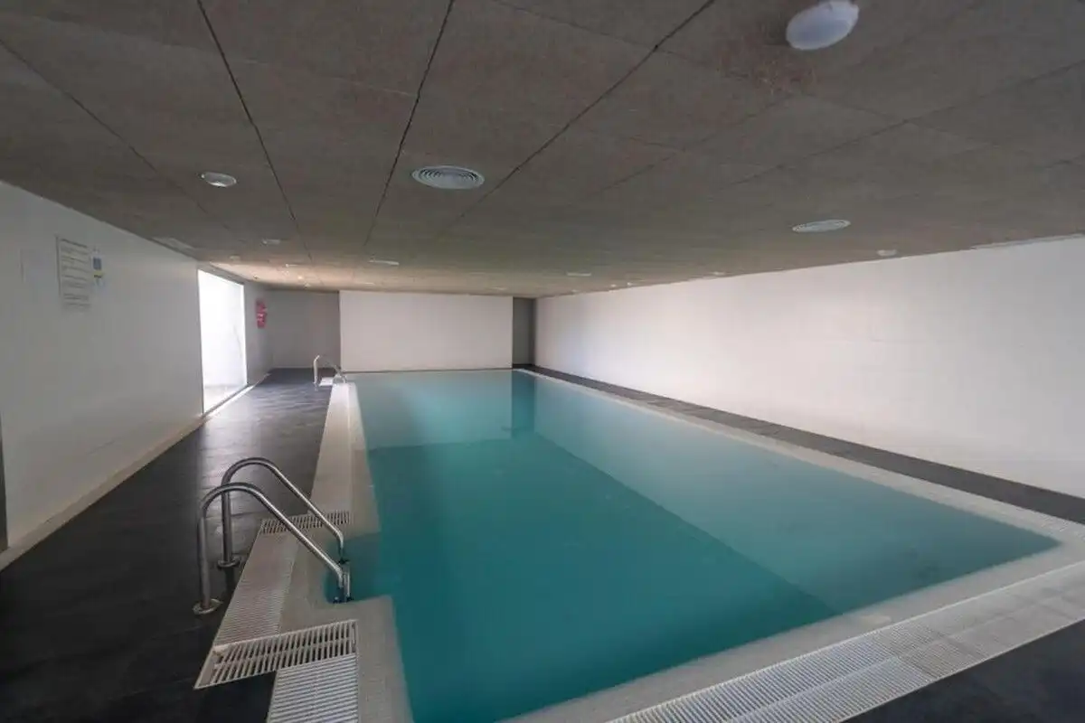 Schwimmbecken von Wohnungen zur Miete in Manilva mit Klimaanlage, Heizung und Terrasse