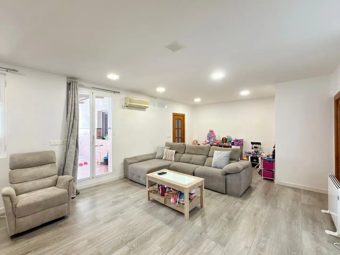 Living room of Houses for sale in Totana  with Air Conditioner, Heating and Storage room