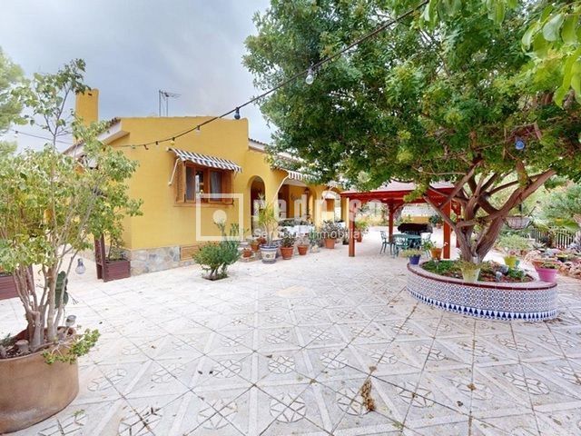 Vista exterior de Casa o xalet en venda en Mutxamel amb Aire condicionat, Calefacció i Terrassa