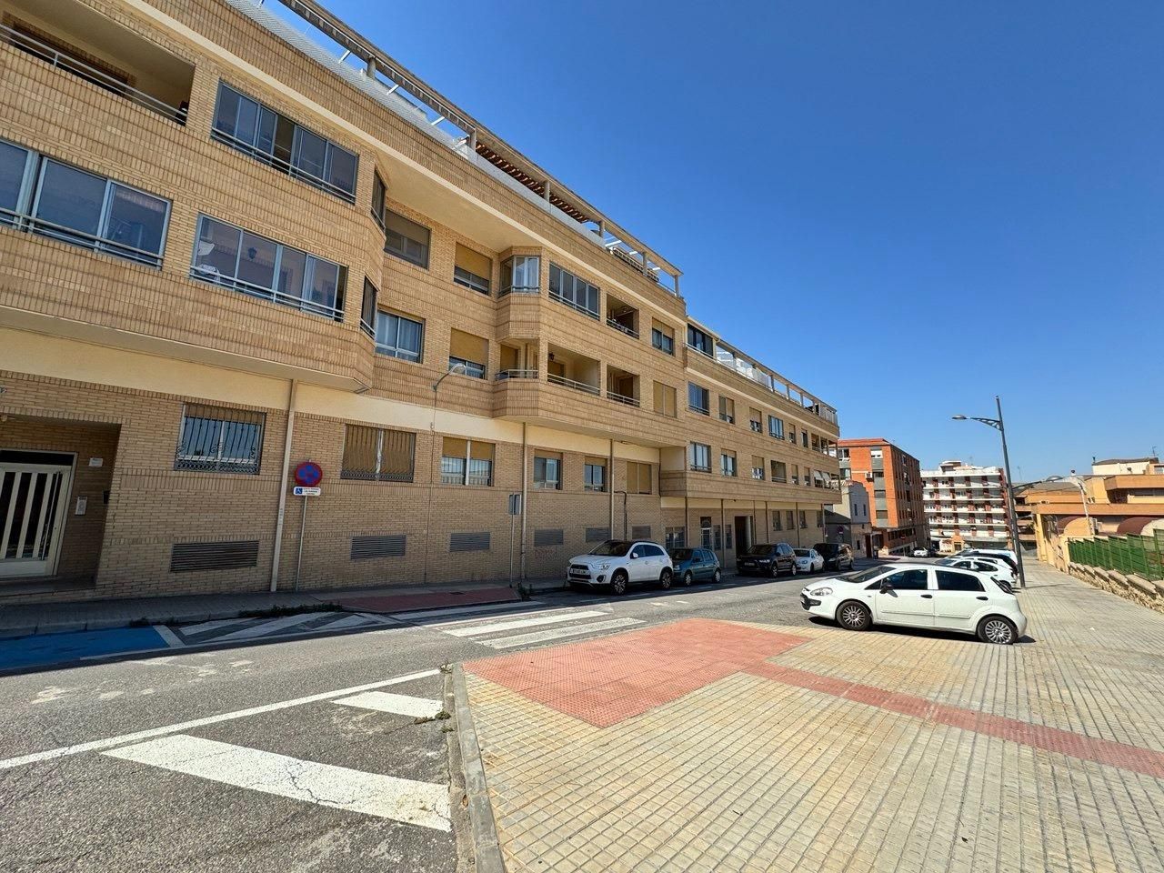 Vista exterior de Planta baixa en venda en Villena amb Calefacció i Traster