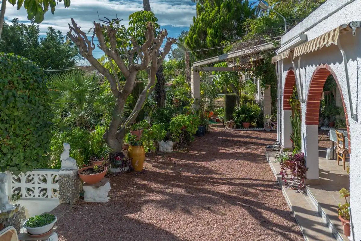 Jardí de Casa o xalet en venda en Crevillent amb Aire condicionat, Calefacció i Jardí privat