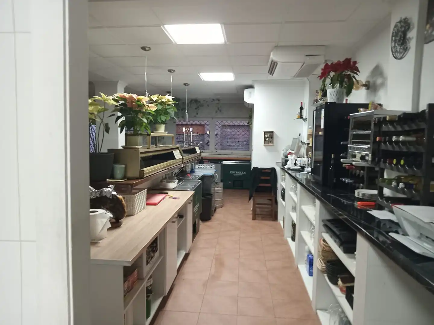 Cuina de Local en venda en San Pedro del Pinatar amb Aire condicionat, Calefacció i Moblat