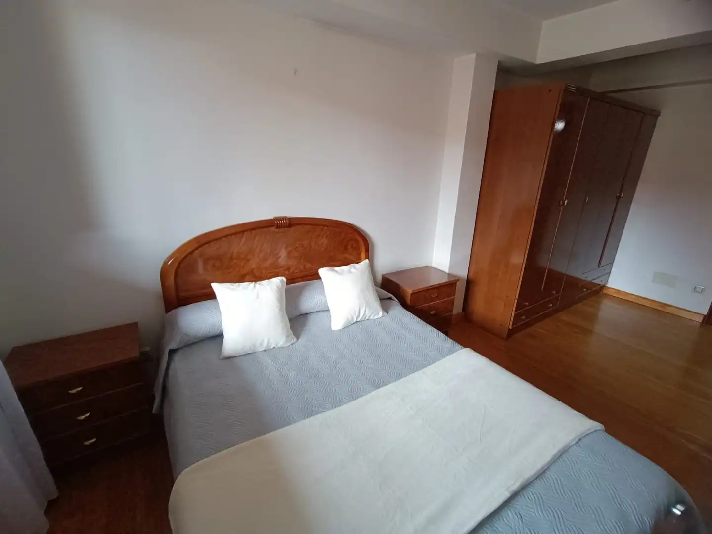 Schlafzimmer von Einfamilien-Reihenhaus zum Verkauf in Valdáliga mit Heizung, Abstellraum und Balkon