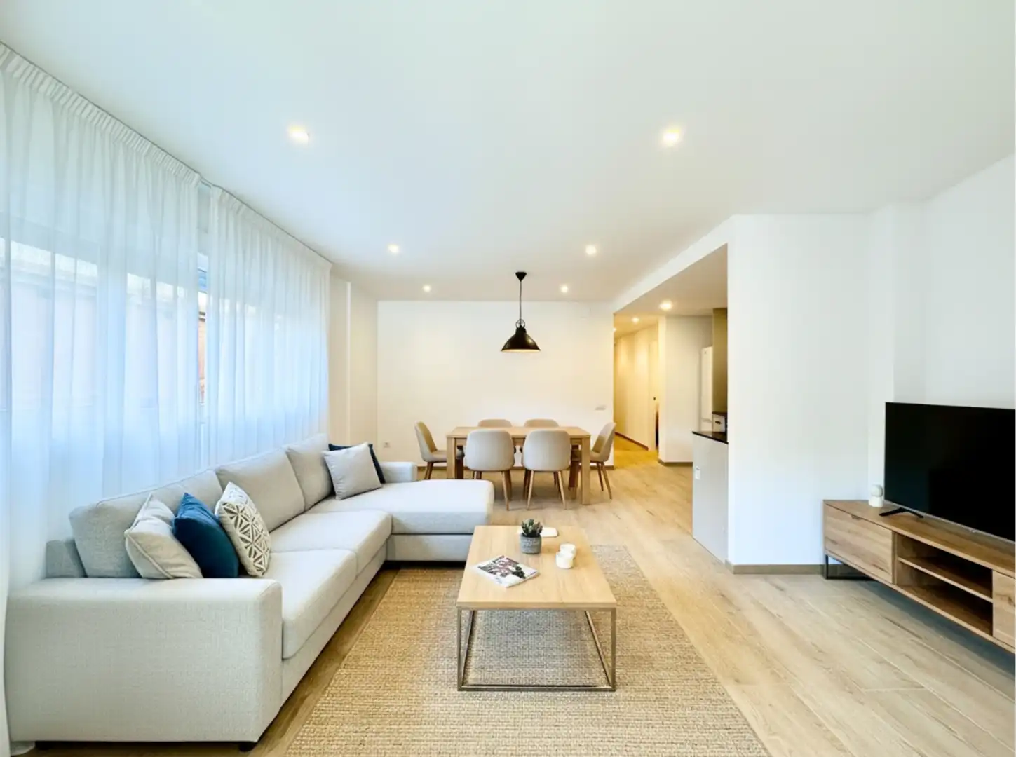 Wohnzimmer von Wohnung zum Verkauf in Vic mit Heizung, Ofen und Waschmaschine