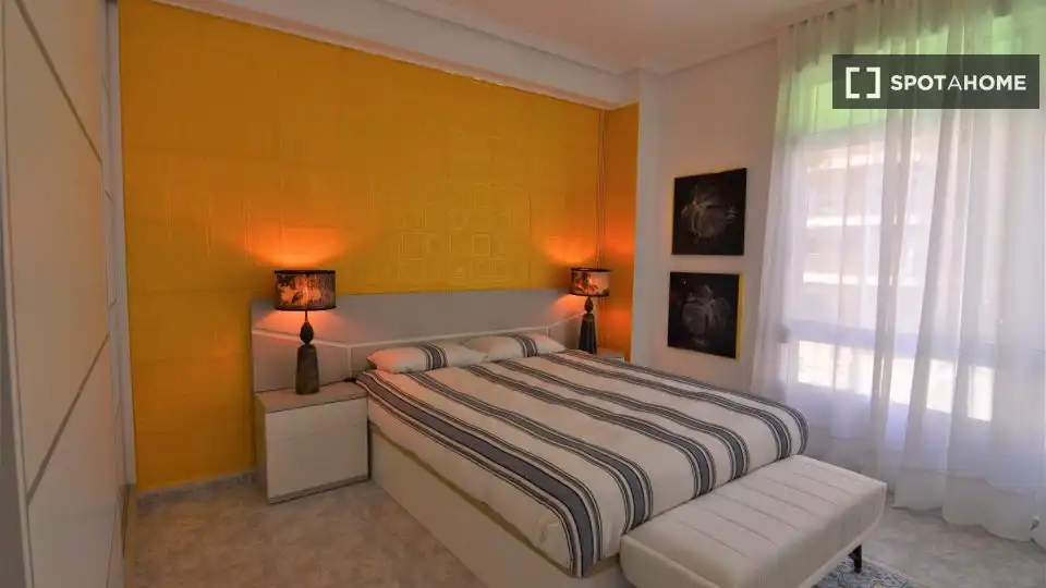Habitación de Piso de alquiler en Cullera con Aire acondicionado, Calefacción y Amueblado