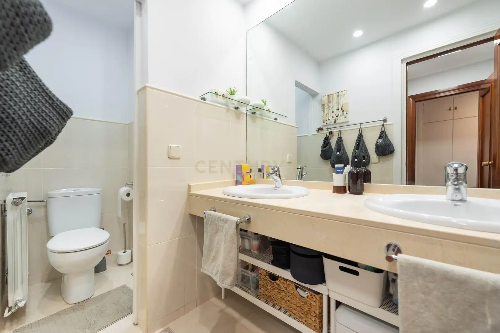 Bathroom of Apartments for rent in Pozuelo de Alarcón  with Oven, Washing machine and Microwave