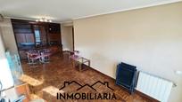 Sala d'estar de Pis en venda en Laredo amb Calefacció i Terrassa
