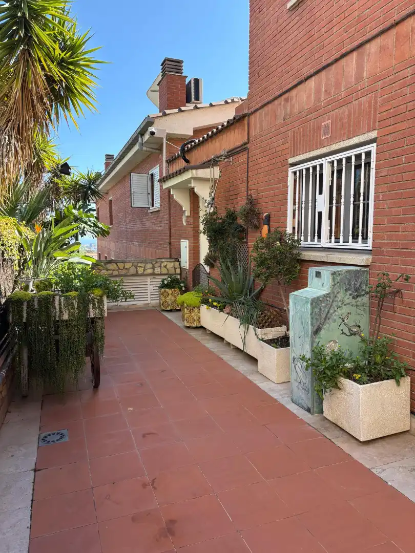 Terraza de Casa adosada en venta en Barcelona con Aire acondicionado, Calefacción y Jardín privado