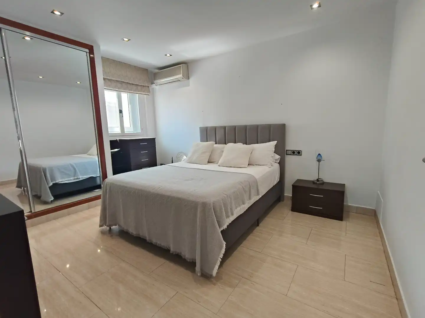 Habitación de Ático en venta en Gandia con Aire acondicionado, Terraza y Amueblado