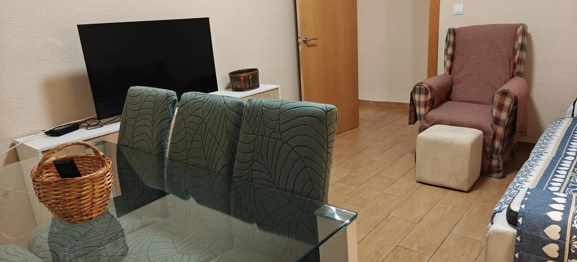 Sala de estar de Piso para compartir en Granada con Amueblado y Balcón