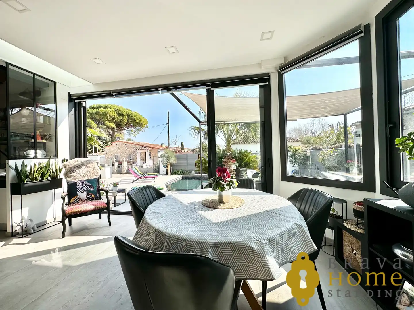 Esszimmer von Haus oder Chalet zum Verkauf in Empuriabrava mit Klimaanlage, Heizung und Privatgarten