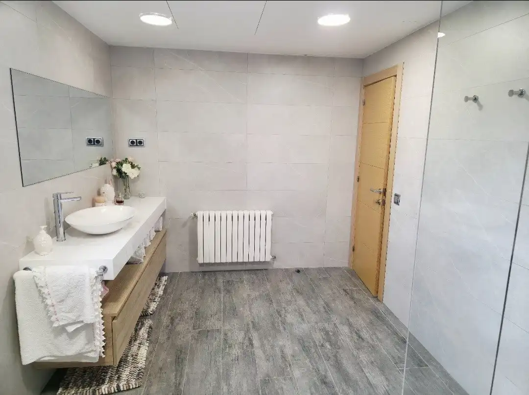 Bathroom of Houses for sale in Sant Fost de Campsentelles  with Air Conditioner, Heating and Private garden