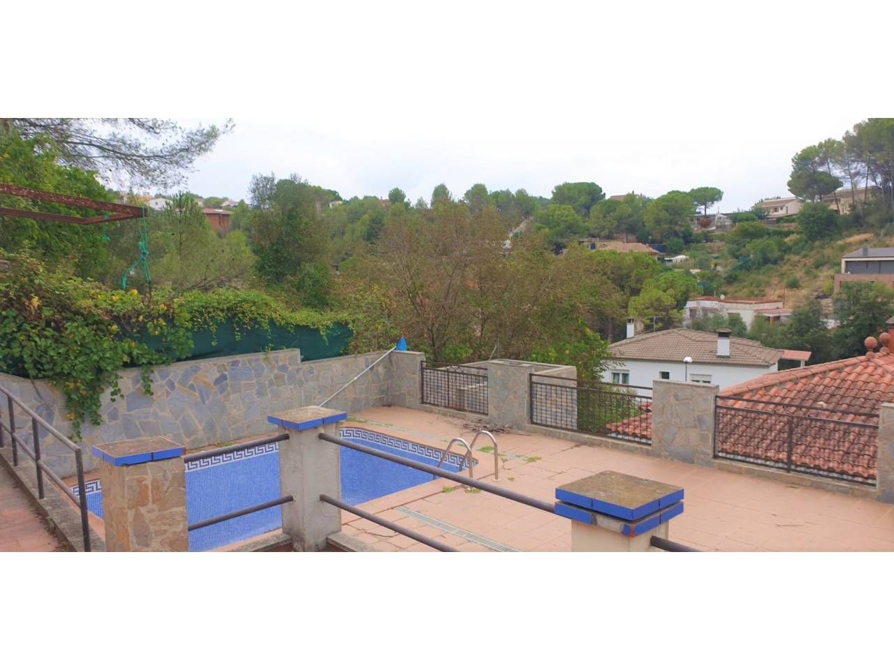 Piscina de Casa o xalet en venda en Rubí amb Jardí privat, Terrassa i Piscina