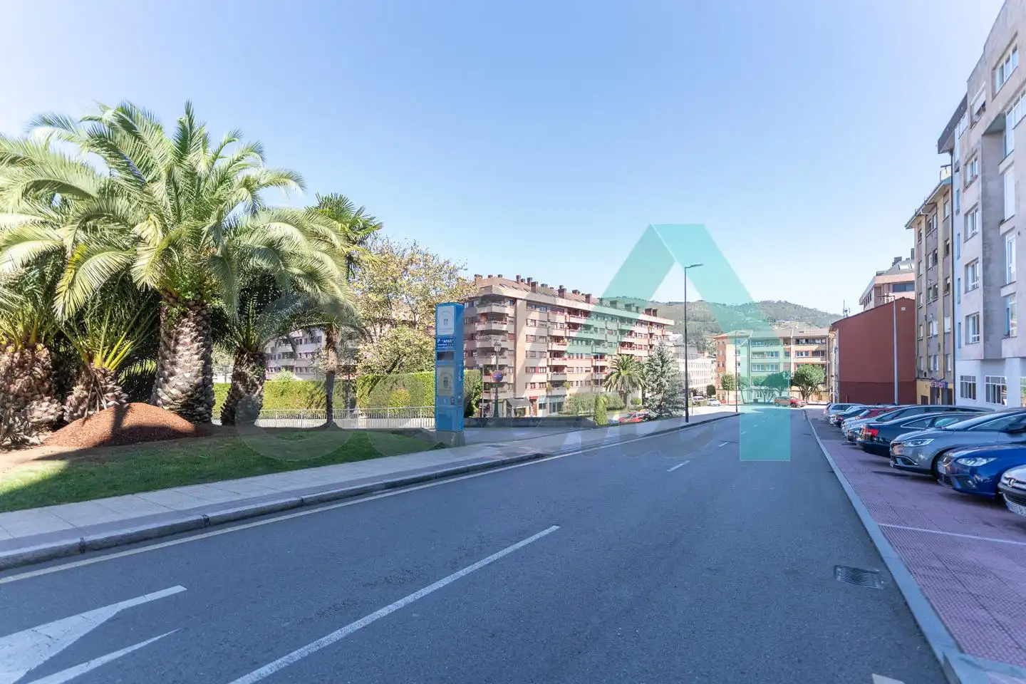 Außenansicht von Wohnung zum Verkauf in Oviedo  mit Heizung, Parkett und Terrasse