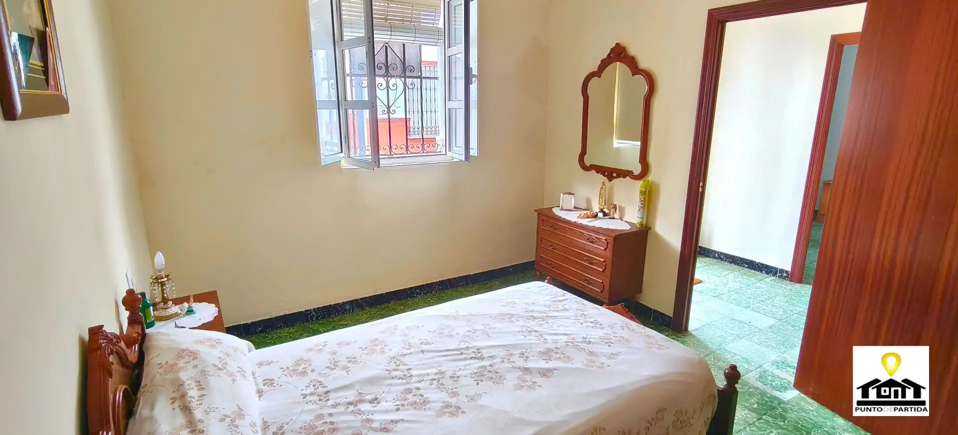 Dormitori de Casa o xalet en venda en La Palma del Condado amb Traster, Moblat i TV