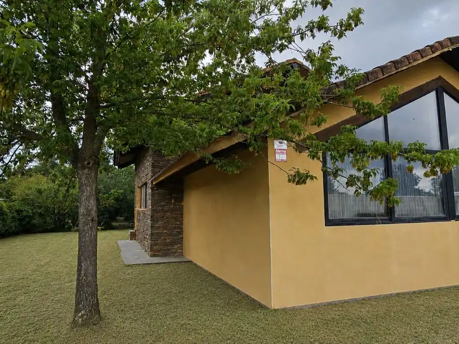 Vista exterior de Casa o xalet en venda en Riaza amb Piscina