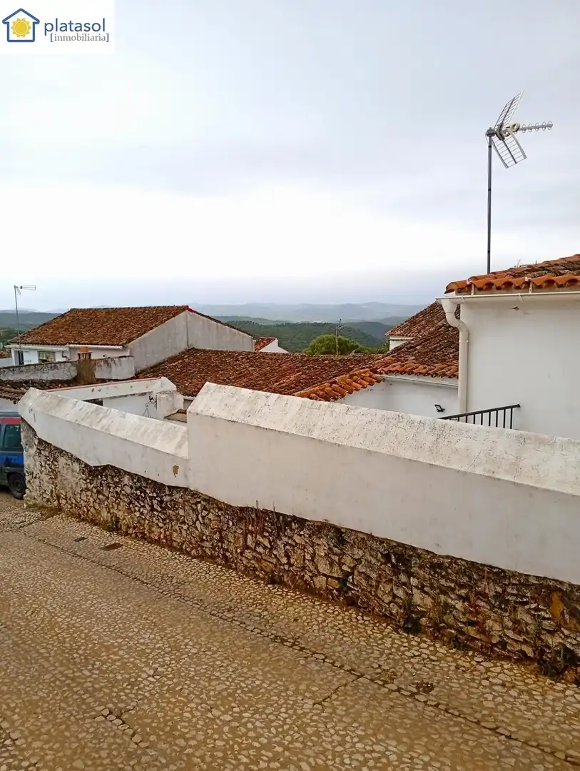 Vista exterior de Casa o xalet en venda en Corteconcepción amb Jardí privat
