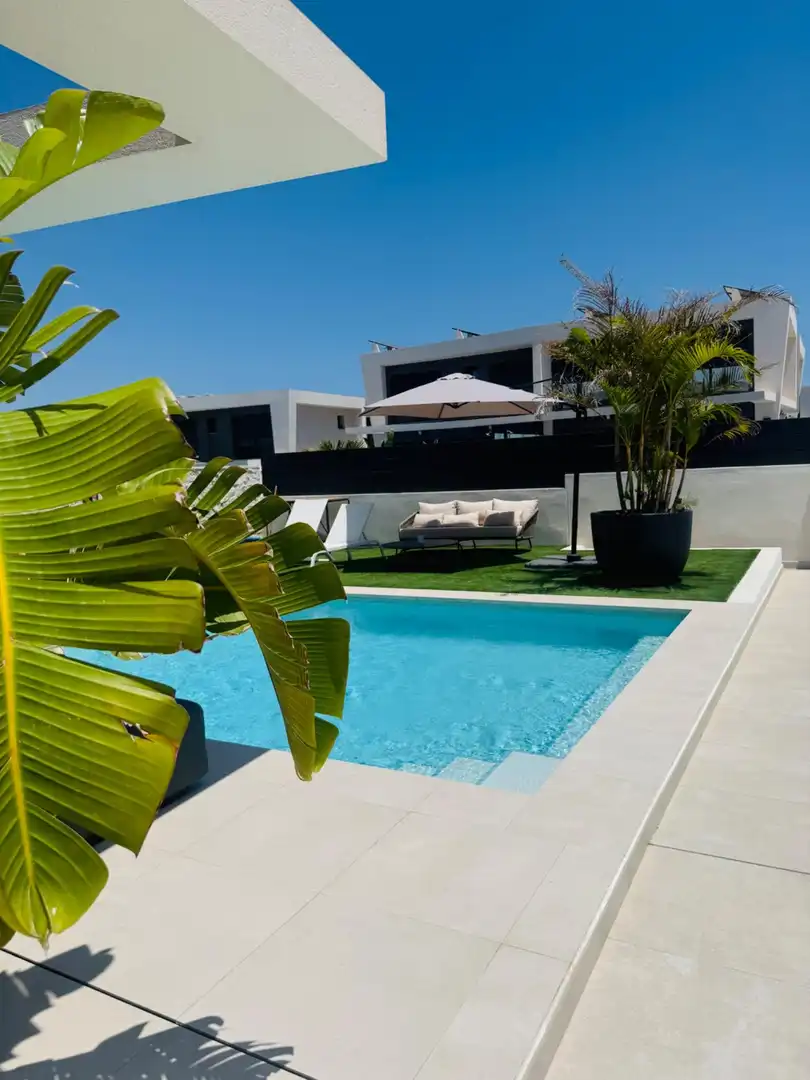 Swimming pool of Houses for rent in Santa Pola  with Air Conditioner, Heating and Private garden