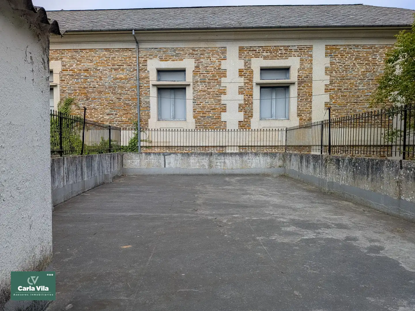 Aparcament de Pis en venda en Lugo Capital amb Calefacció, Parquet i Terrassa