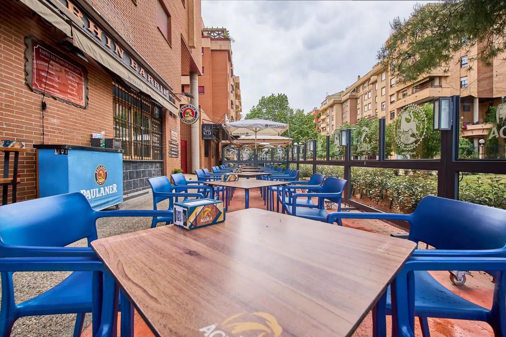 Terraza de Local en traspaso en Granada con Aire acondicionado