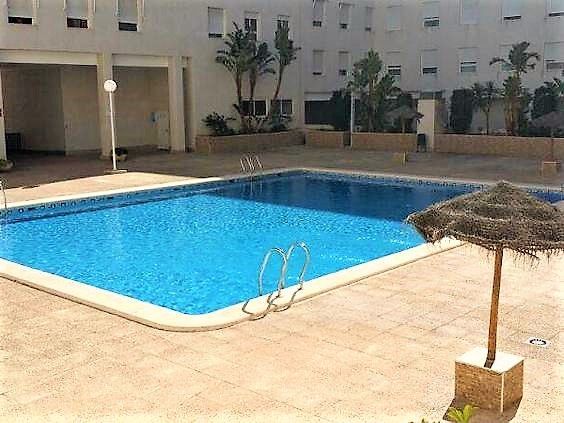 Piscina de Pis de lloguer en Alicante / Alacant amb Piscina, Moblat i Rentadora