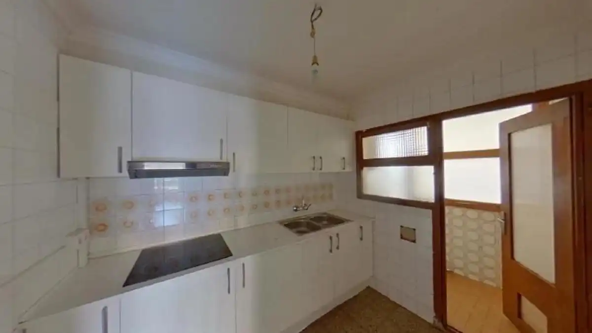 Kitchen of Apartments for sale in Salt  with Balcony