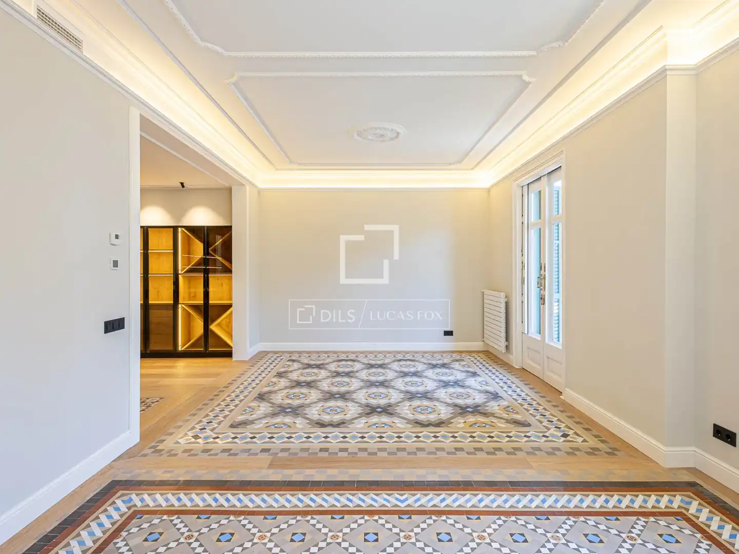 Wohnung zum Verkauf in Barcelona mit Klimaanlage, Heizung und Balkon