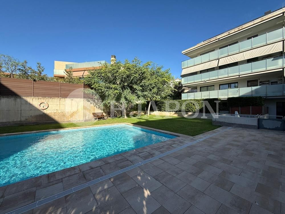 Jardí de Pis en venda en Tiana amb Aire condicionat, Calefacció i Jardí privat