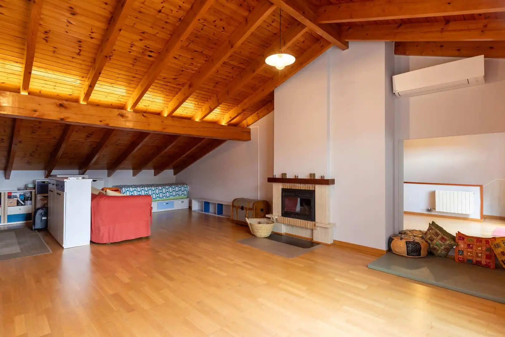 Haus oder Chalet zum Verkauf in Viladecavalls mit Klimaanlage, Heizung und Privatgarten