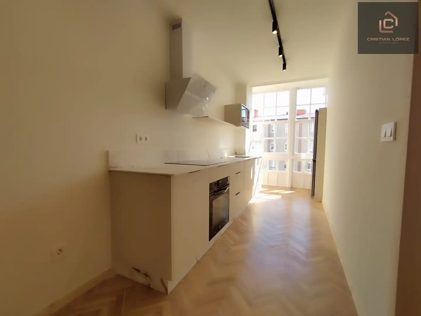 Cocina de Piso en venta en A Coruña Capital  con Calefacción, Parquet y Trastero