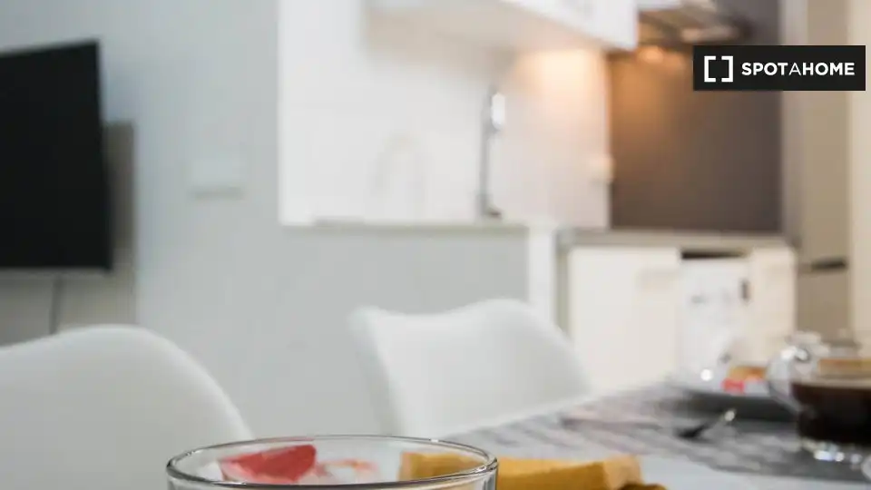 Cuina de Apartament per a compartir en Málaga amb Aire condicionat, Calefacció i Terrassa